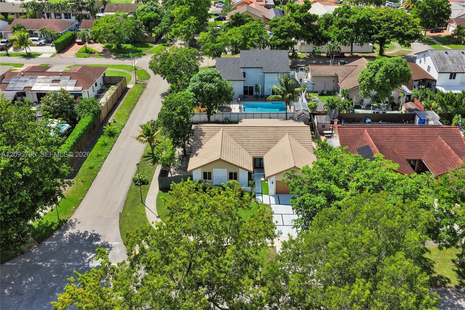 20102 NW 62nd Ave, Hialeah FL 33015 photo 2
