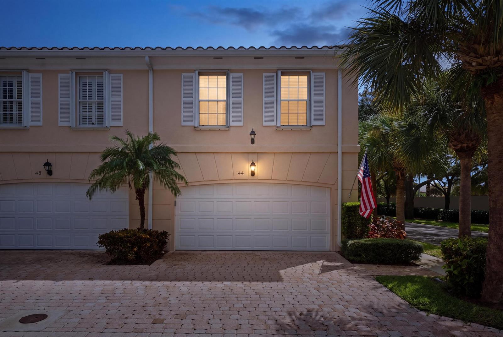 44 LIVE OAK Circle, Tequesta FL 33469 photo 2
