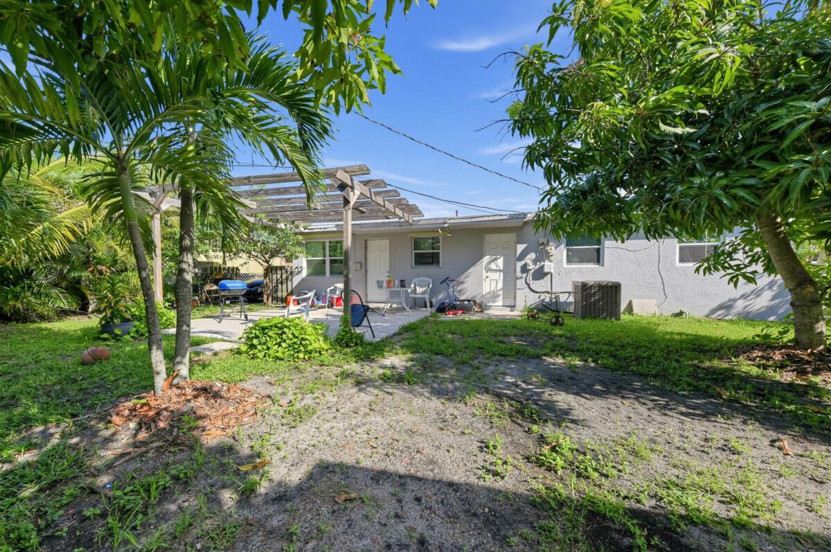 1209 W 26th Court, West Palm Beach FL 33404 photo 3