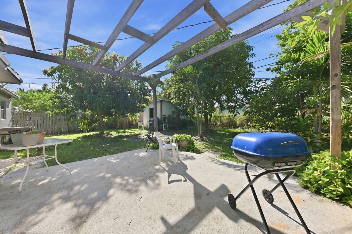 1209 W 26th Court, West Palm Beach FL 33404 photo 5