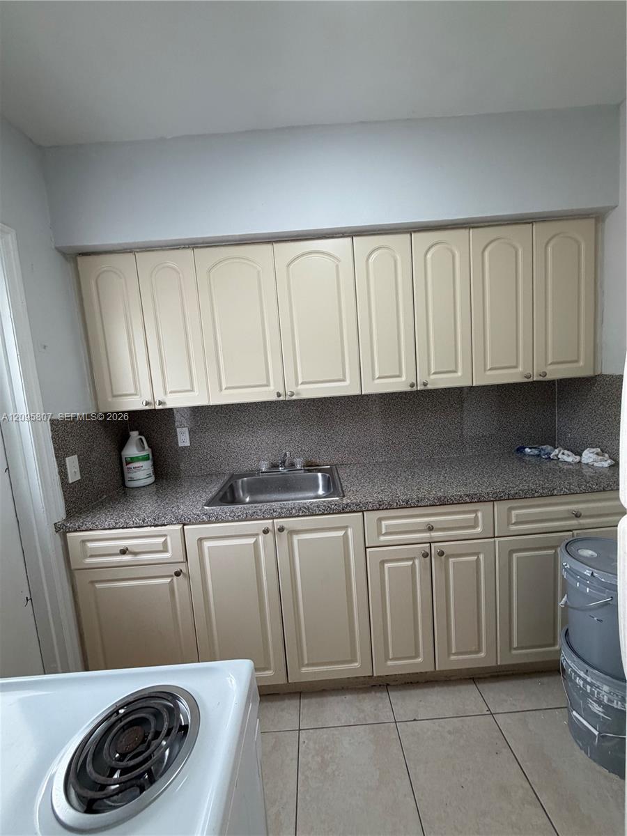 561 SW 7th St # 1, Miami FL 33130 photo 4