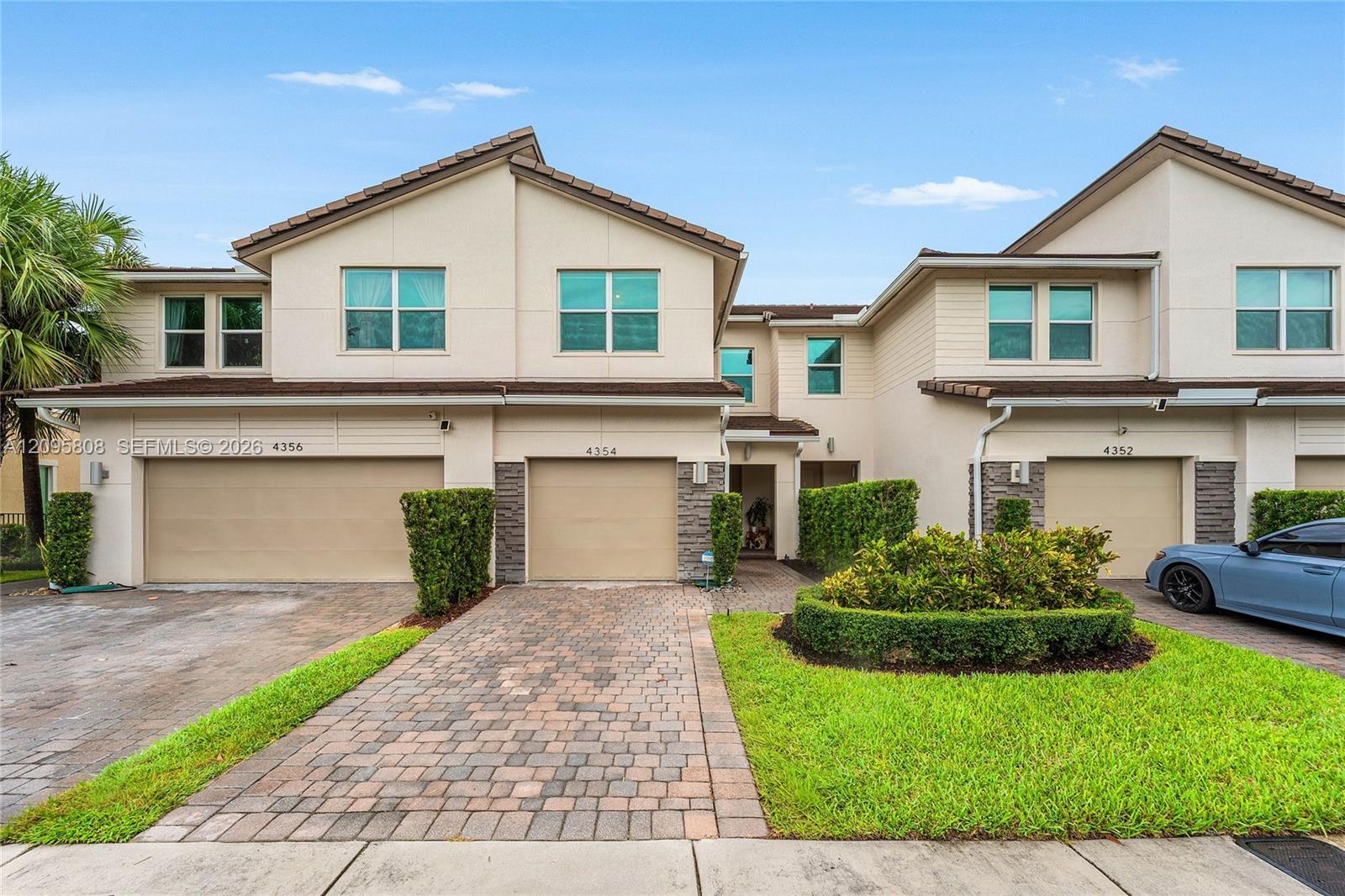 4354 Veleiros Ave, Deerfield Beach FL 33064