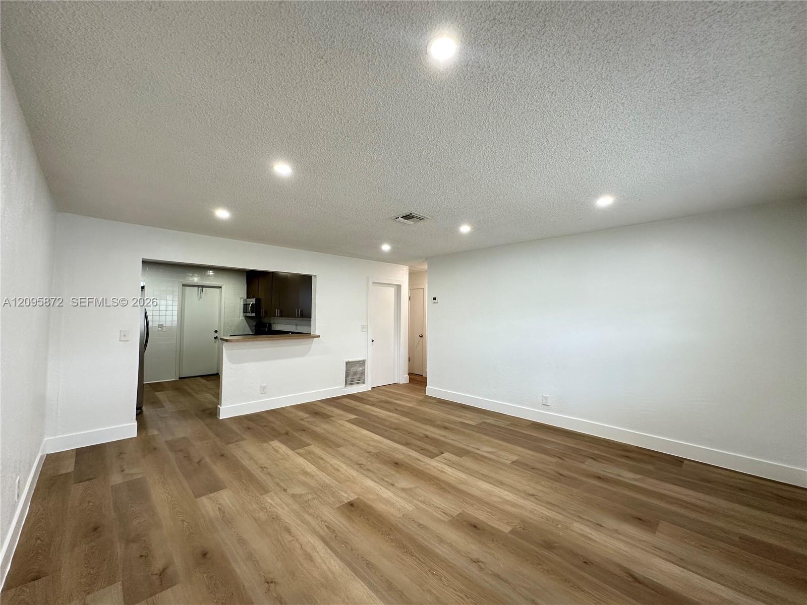 124 NW 2nd Ave # A, Hallandale Beach FL 33009