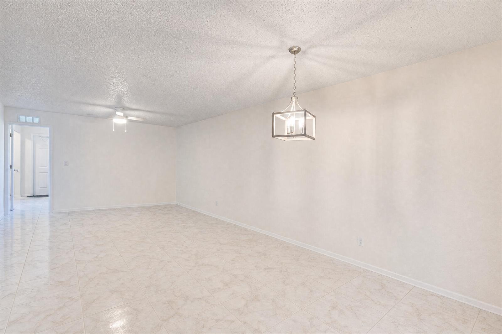 2825 SW 22nd Avenue Apt 107, Delray Beach FL 33445 photo 2