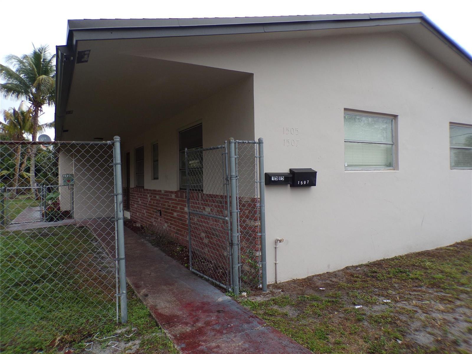 1505 N 57th Terrace, Hollywood FL 33021 photo 2