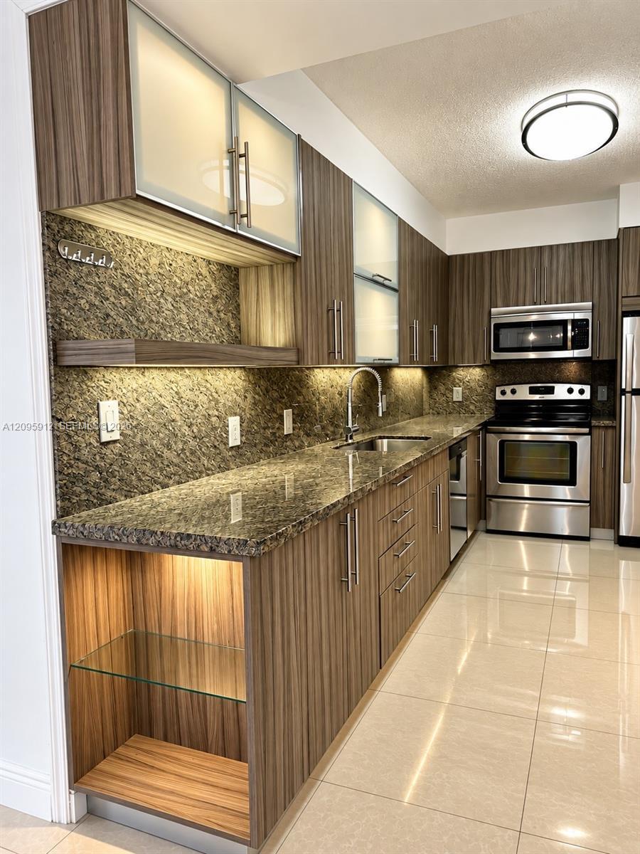 10185 Collins Ave # 203, Bal Harbour FL 33154