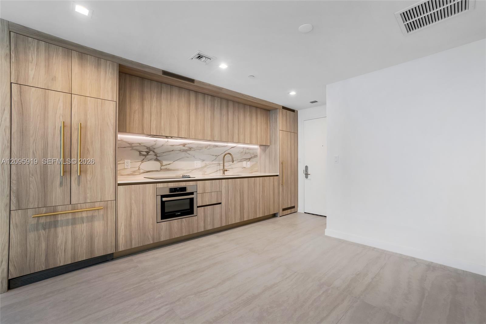 77 SE 5 Street # 1708, Miami FL 33131 photo 3