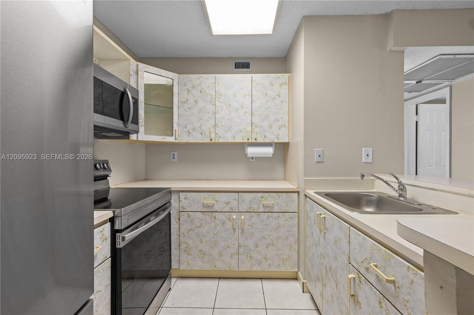 15619 SW 73rd Cir Ter # 9, Miami FL 33193 photo 4