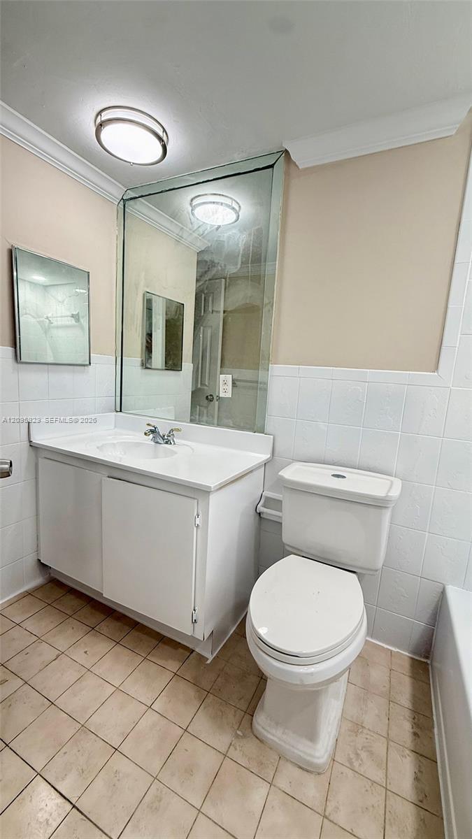 3640 NW 9th St # 405, Miami FL 33125 photo 4