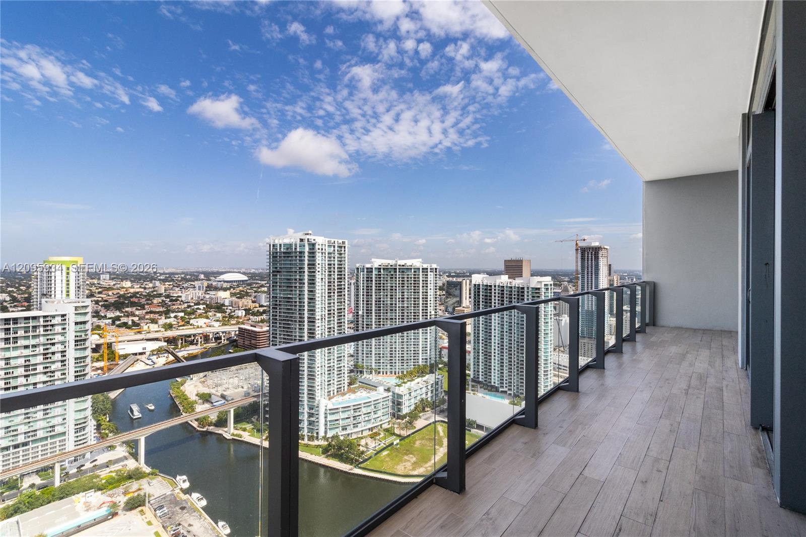 68 SE 6th St # 4006, Miami FL 33131 photo 2