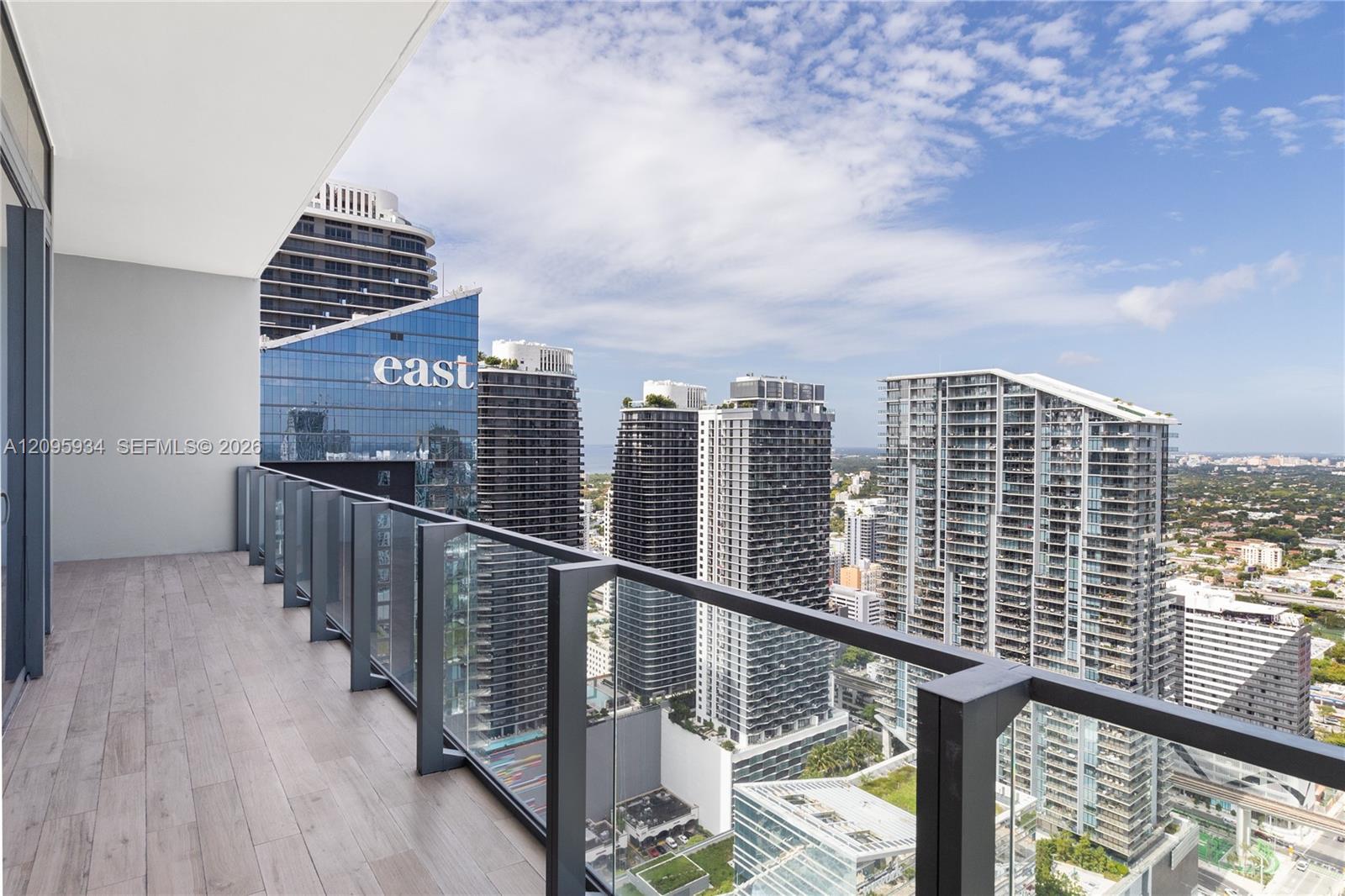 68 SE 6th St # 4006, Miami FL 33131 photo 3