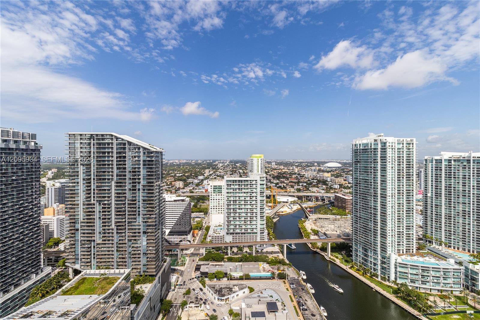 68 SE 6th St # 4006, Miami FL 33131 photo 4