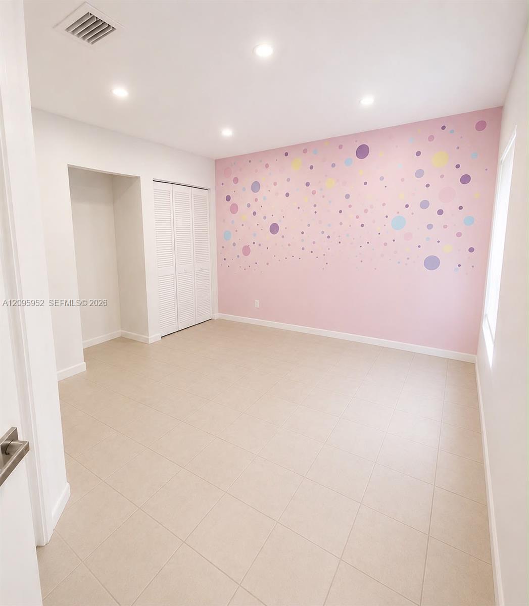 7466 NW 34th St, Lauderhill FL 33319 photo 4
