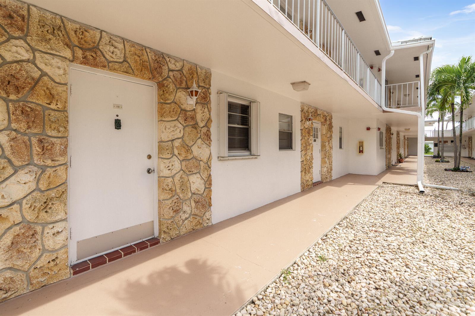 2525 W GOLF Boulevard # 119, Pompano Beach FL 33064 photo 3