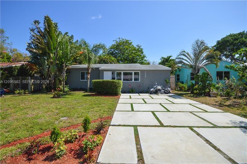 1428 Plunkett St, Hollywood FL 33020