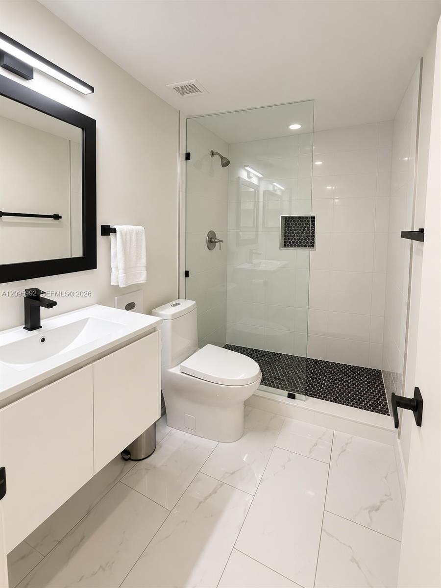 18870 NW 57th Ave # 202, Hialeah FL 33015