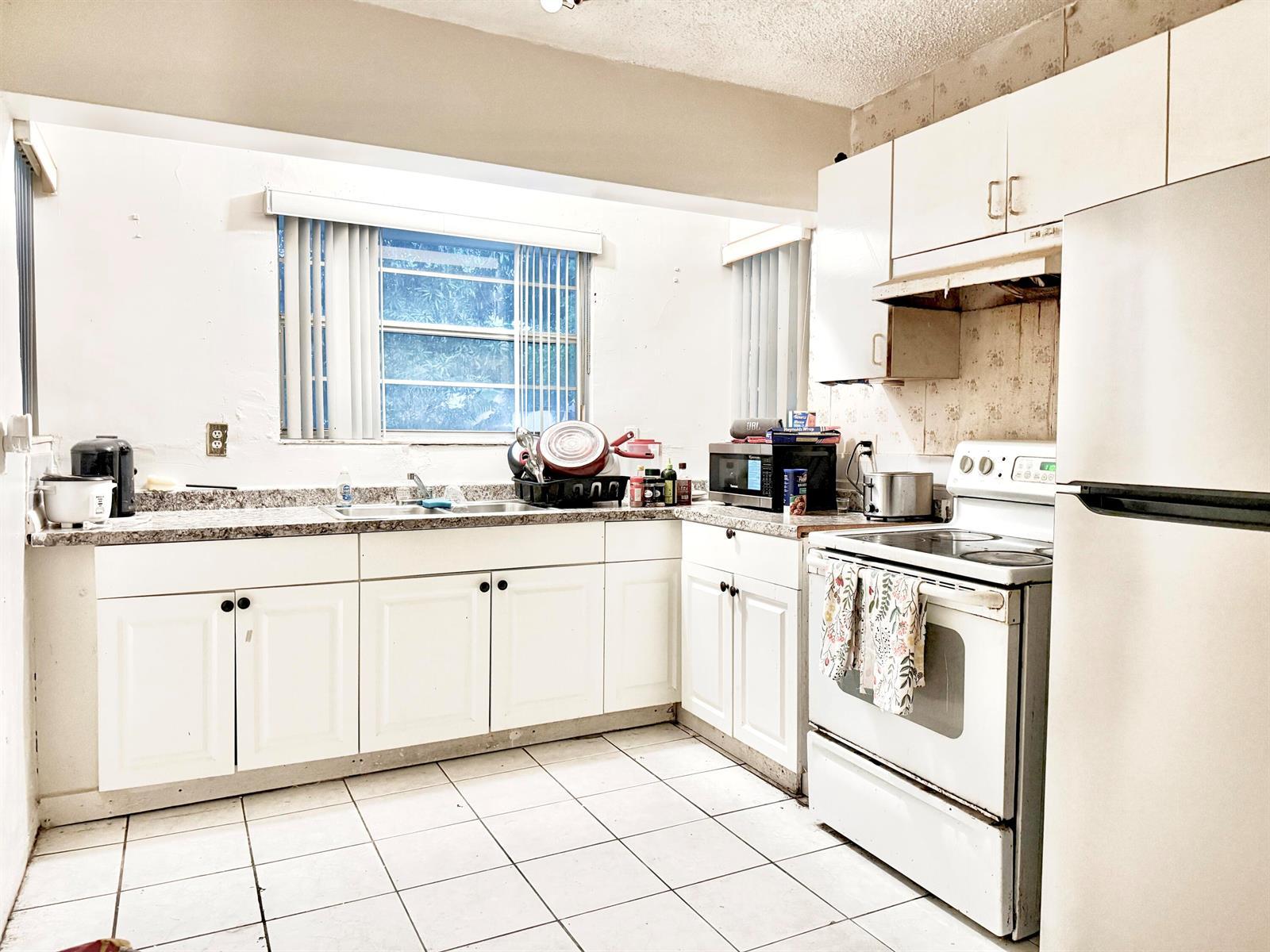 19031 NW 12TH Avenue, Miami Gardens FL 33169 photo 3