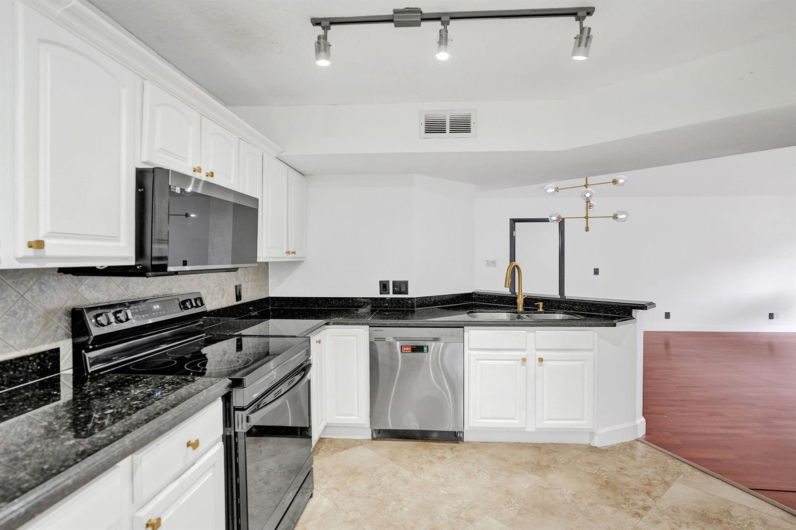 8761 Wiles Road # 301, Coral Springs FL 33067 photo 4
