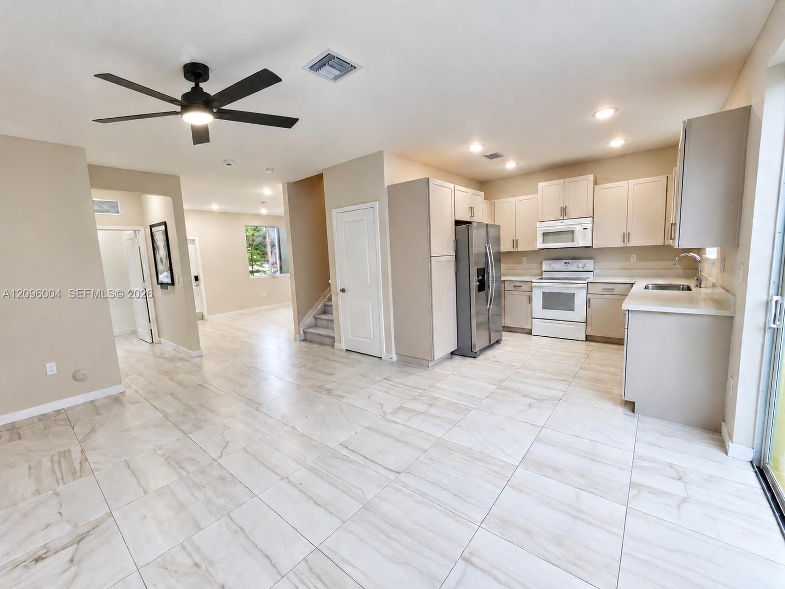 2419 SE 11th St, Homestead FL 33035 photo 3