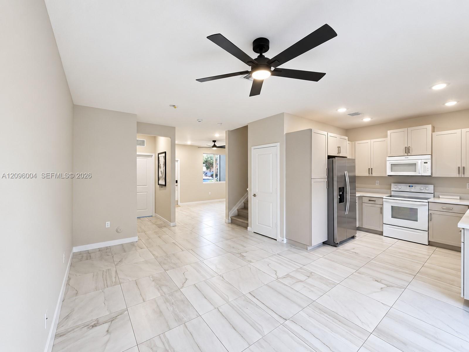 2419 SE 11th St, Homestead FL 33035 photo 4