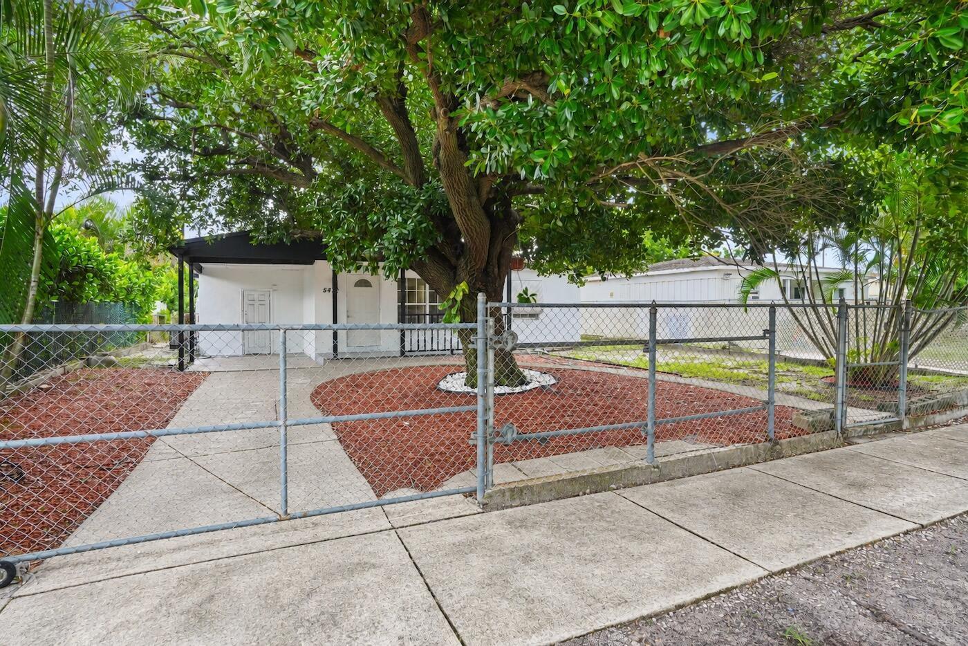 5472 NW 1ST Avenue, Oakland Park FL 33309 photo 2