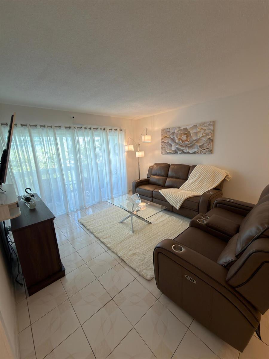 450 PARADISE ISLE Boulevard # 201, Hallandale Beach FL 33009 photo 4