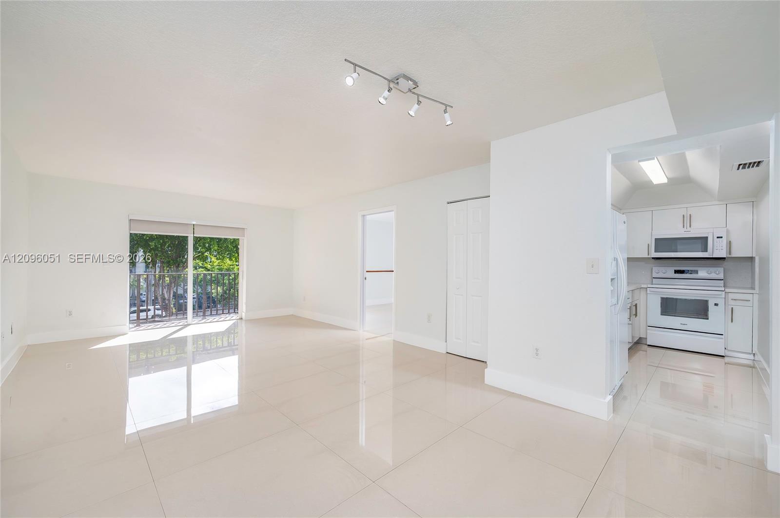 4709 NW 7th St # 9, Miami FL 33126 photo 4