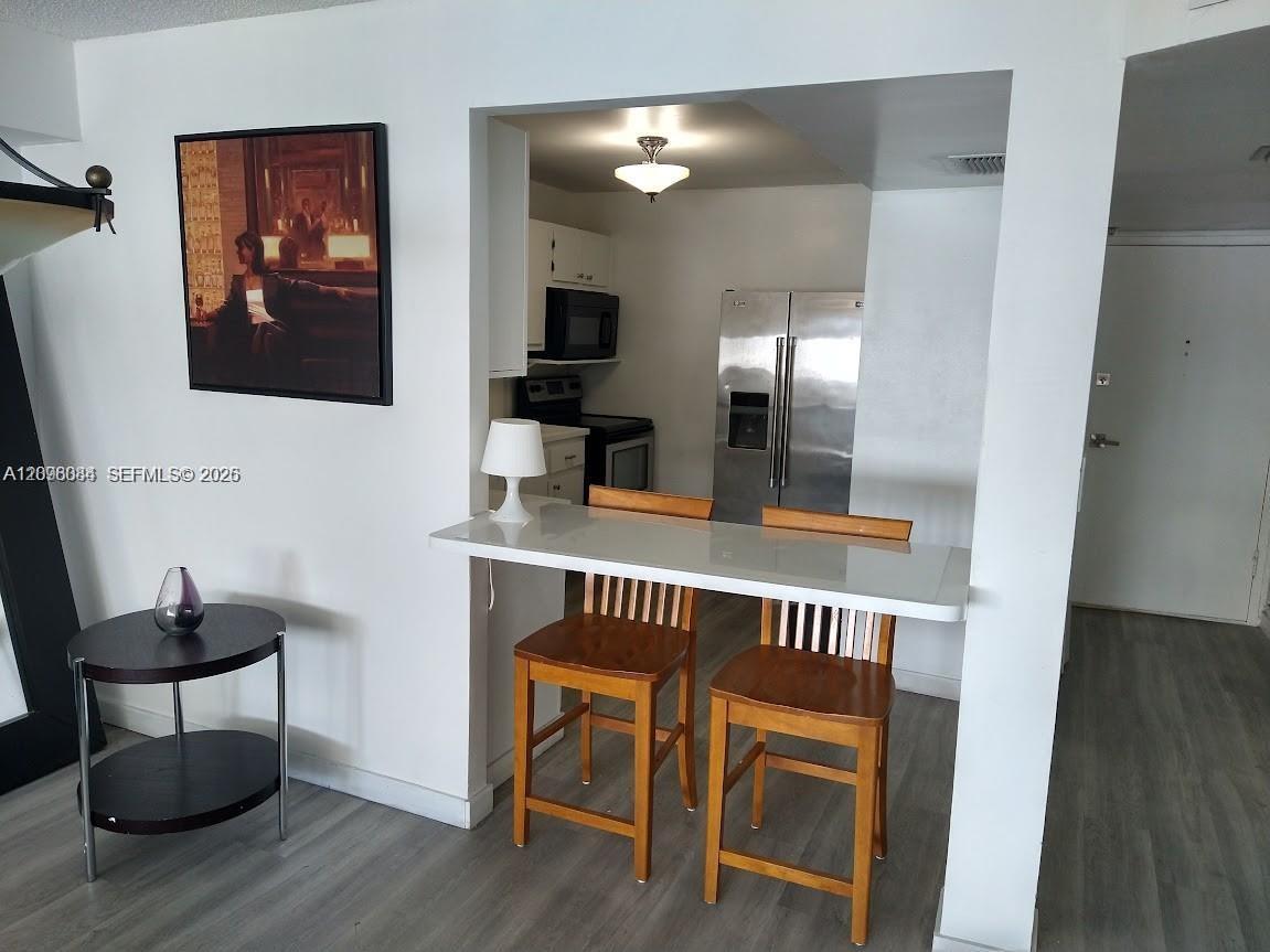 6039 Collins Ave # 1710, Miami Beach FL 33140 photo 4