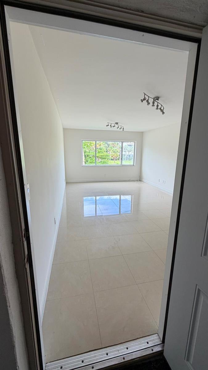 201 SE 6TH Avenue # 16, Pompano Beach FL 33060 photo 2