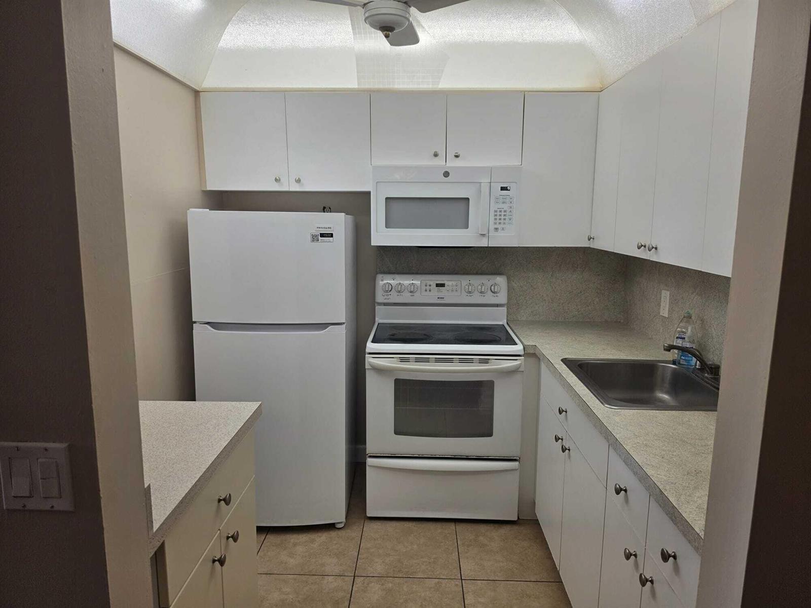169 NEWPORT K # 169, Deerfield Beach FL 33442 photo 2