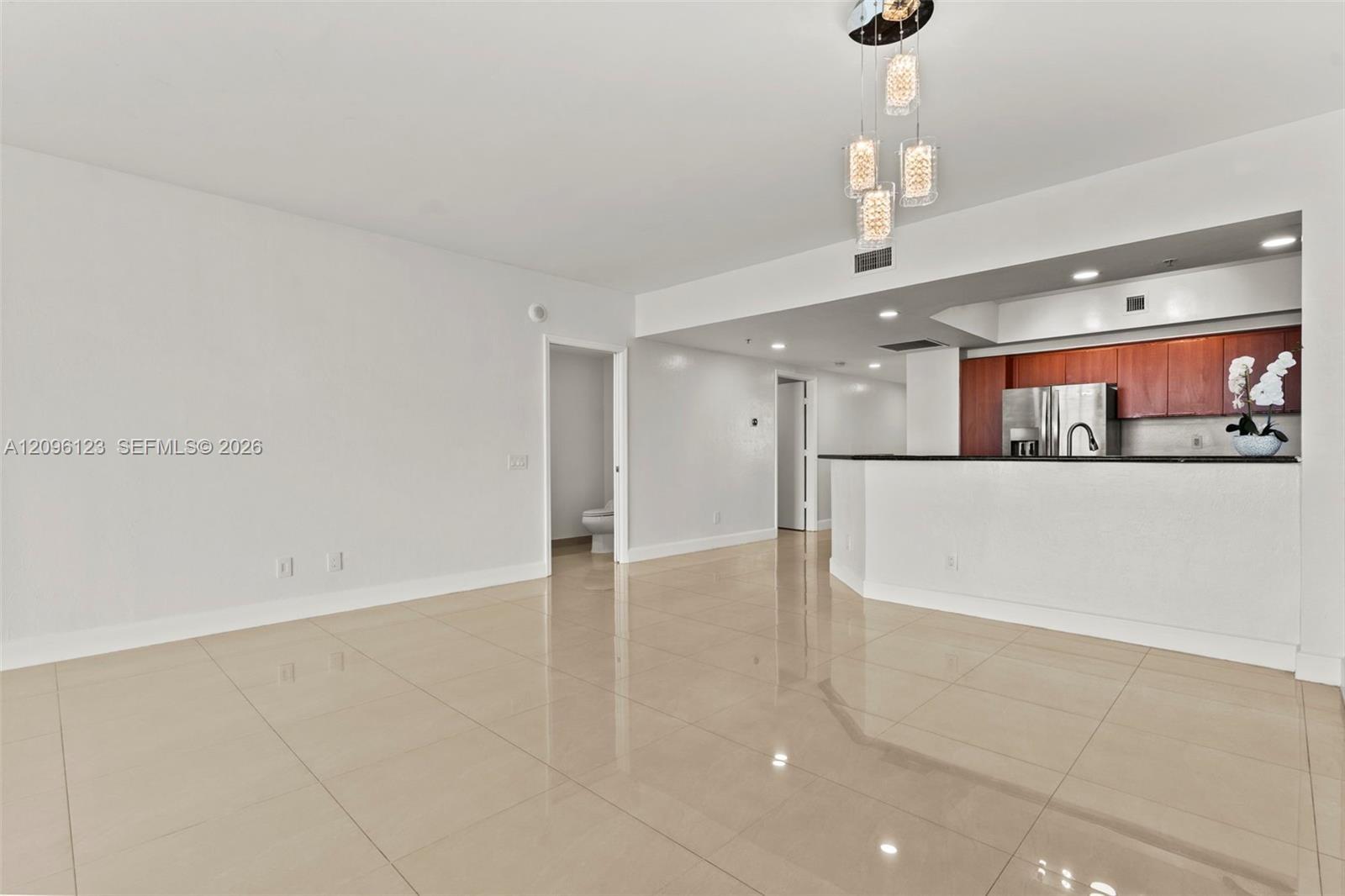 14951 Royal Oaks Ln # 2008, North Miami FL 33181 photo 3