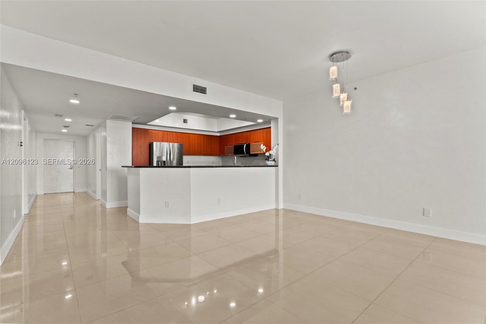 14951 Royal Oaks Ln # 2008, North Miami FL 33181 photo 5