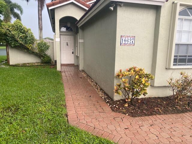 10627 NW 7TH Street, Pembroke Pines FL 33026 photo 2