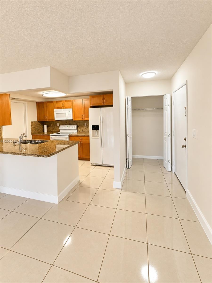 10135 NW 9th St Cir # 106, Miami FL 33172 photo 3