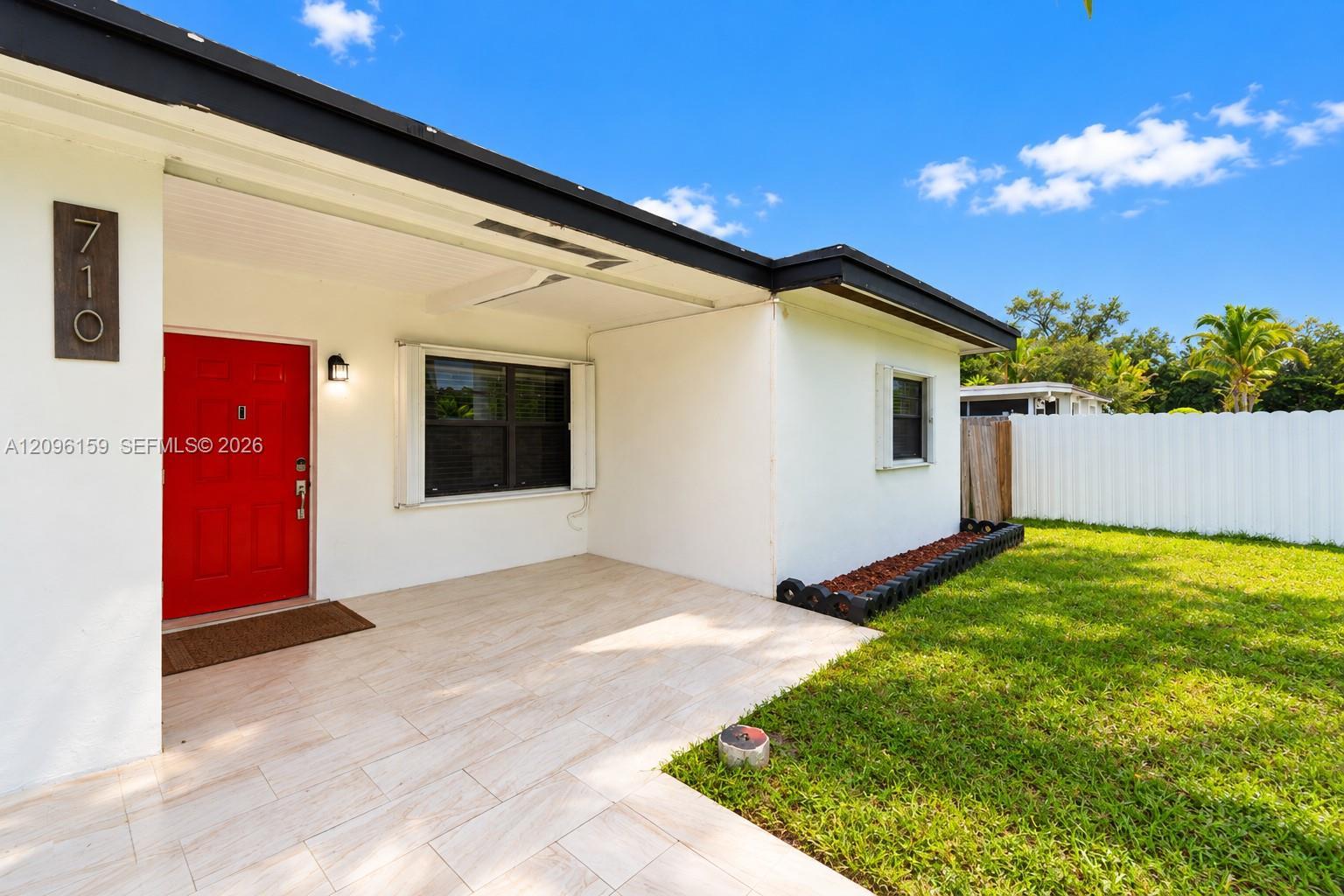 710 NE 142nd St, North Miami FL 33161 photo 3