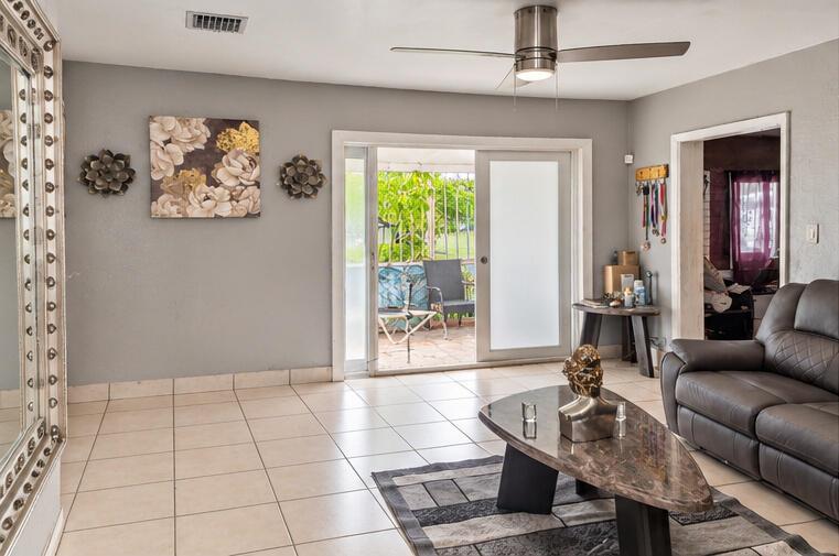 4301 SW 28TH Street, West Park FL 33023 photo 5