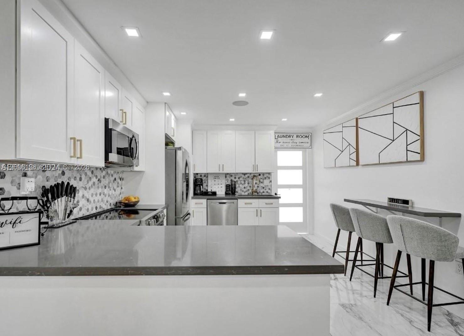 814 SE 14th St, Fort Lauderdale FL 33316 photo 3