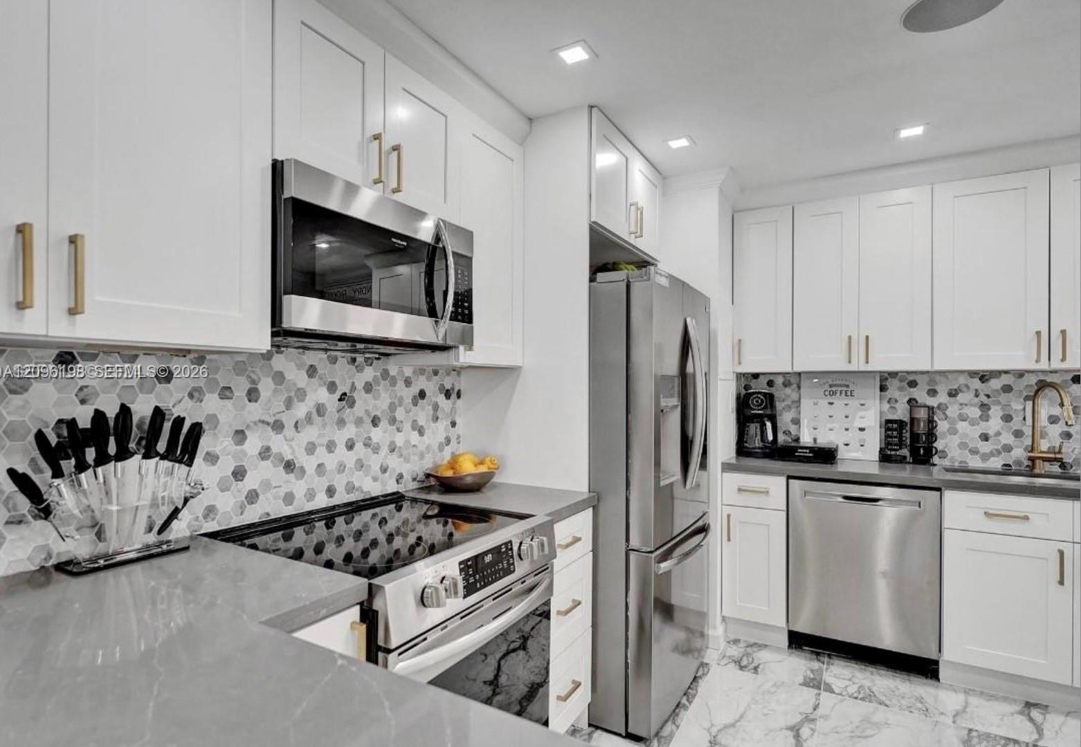 814 SE 14th St, Fort Lauderdale FL 33316 photo 4