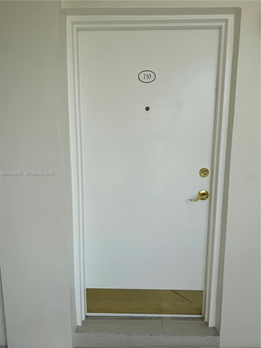 2555 NE 11th St # 710, Fort Lauderdale FL 33304 photo 3