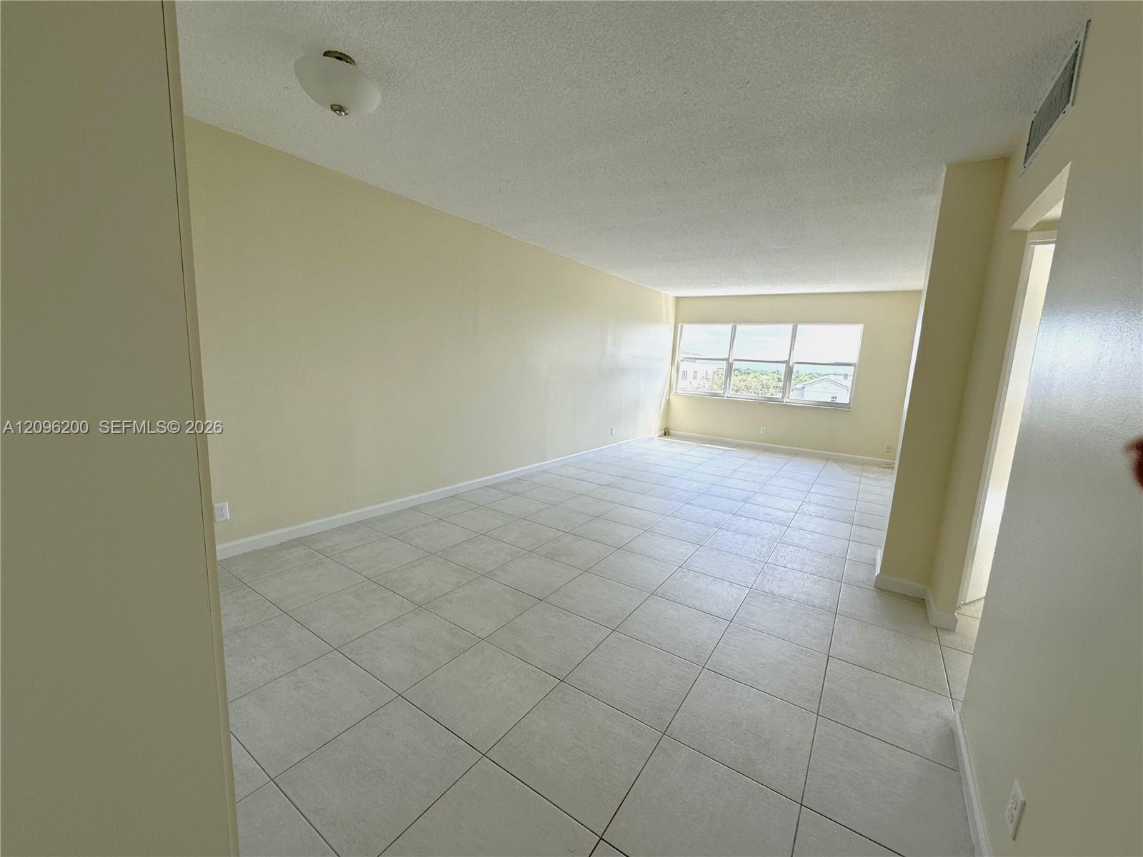 2555 NE 11th St # 710, Fort Lauderdale FL 33304 photo 4