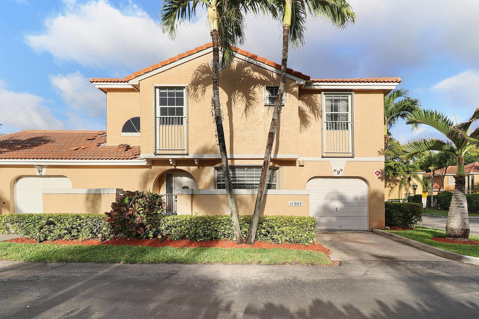 11303 LAKEVIEW Drive # M, Coral Springs FL 33071