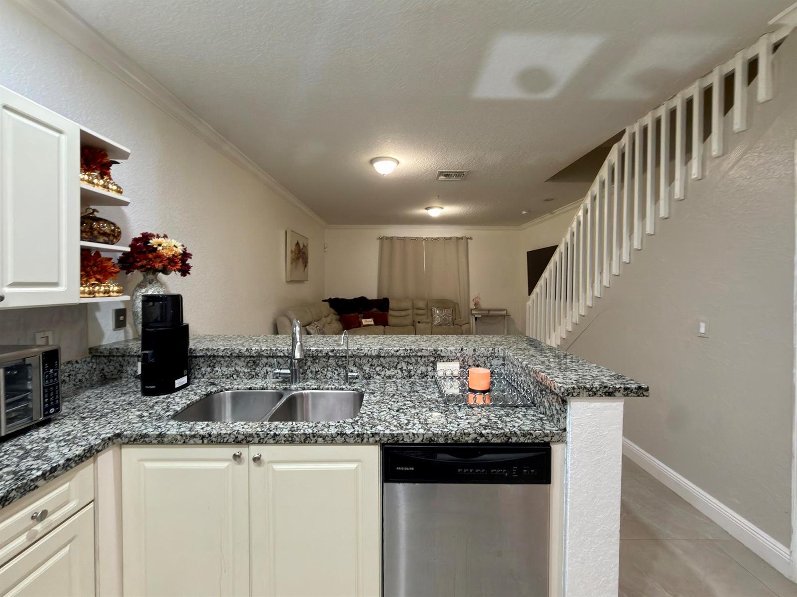 1431 NW 36TH Way, Lauderhill FL 33311 photo 5