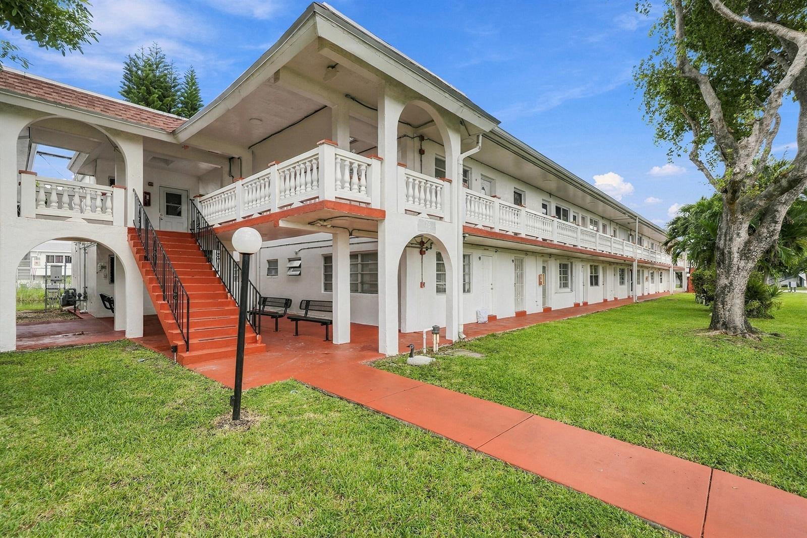 175 NE 203RD Terrace # 24, Miami Gardens FL 33179 photo 2