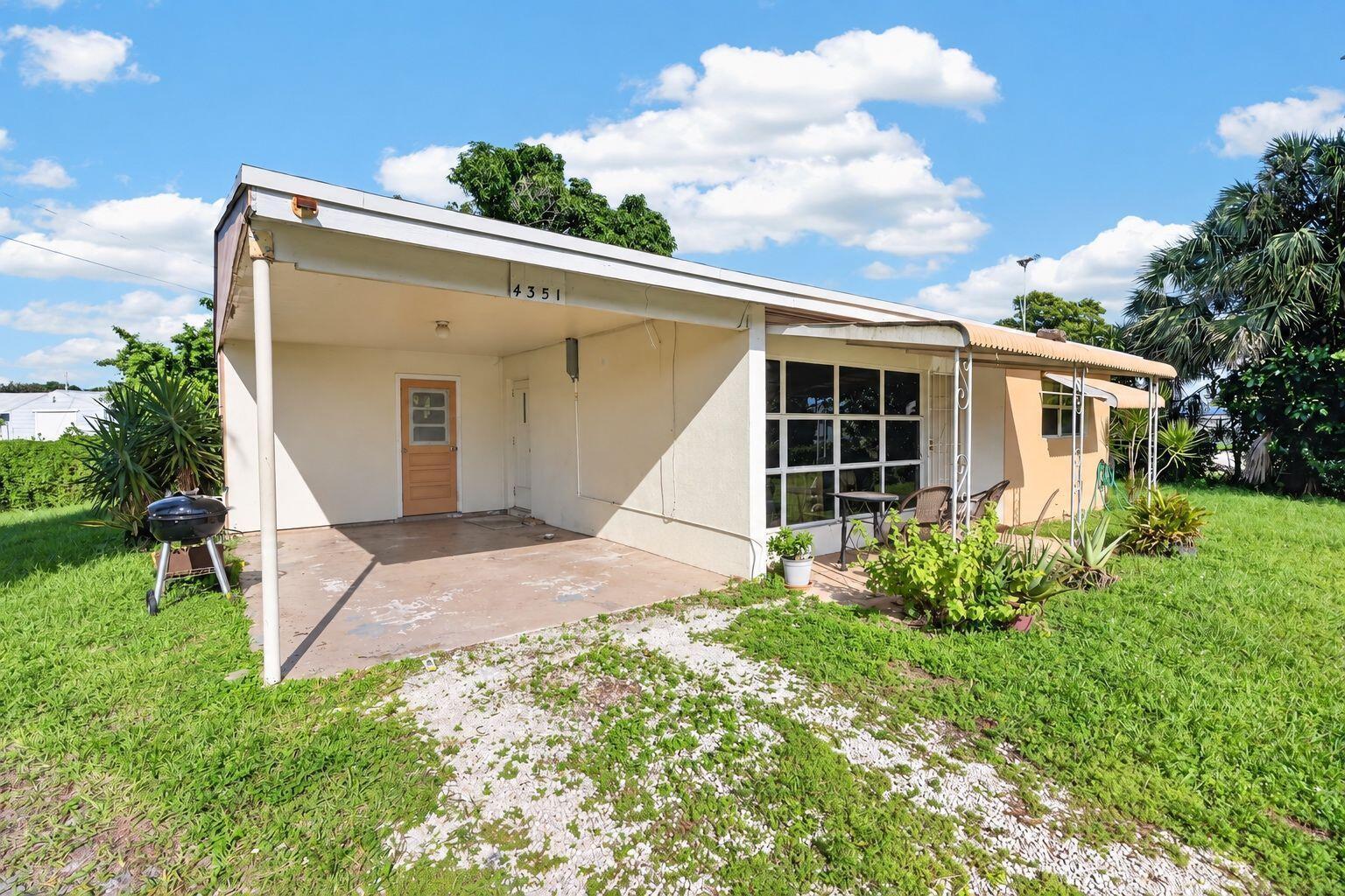 4351 Colt Lane, West Palm Beach FL 33406 photo 3