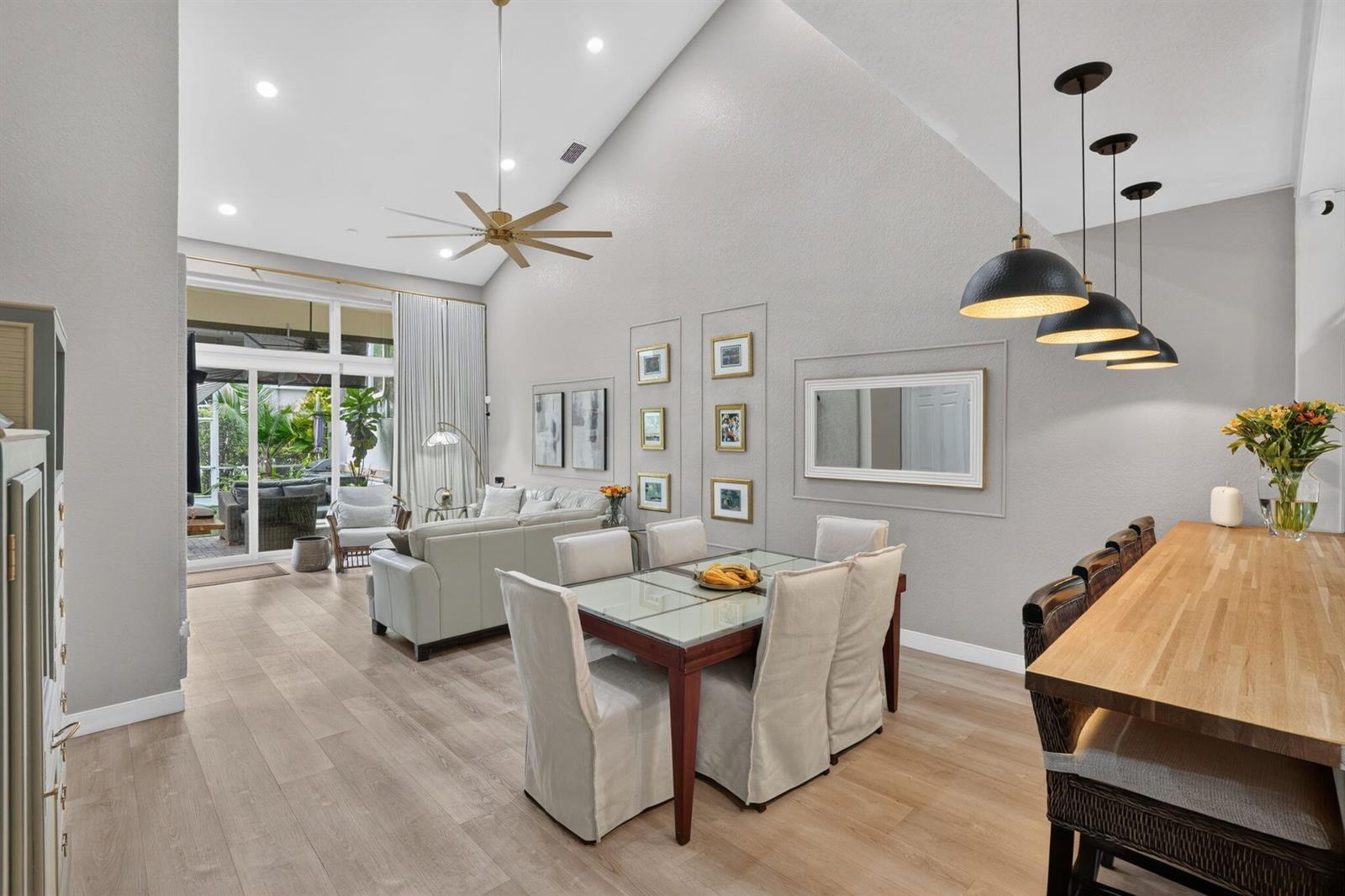 457 W PALM AIRE Drive, Pompano Beach FL 33069