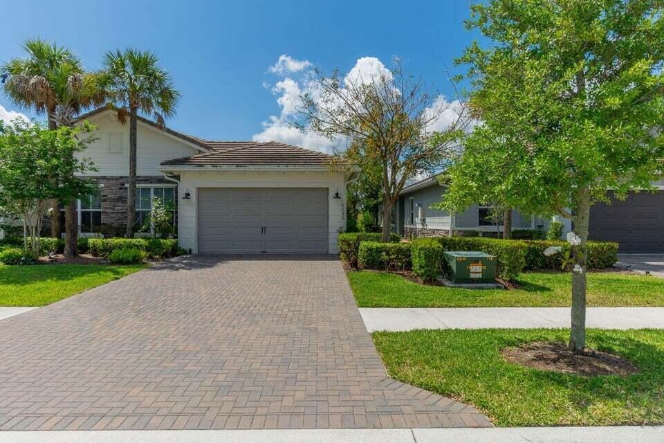19546 Weathervane Way, Loxahatchee FL 33470 photo 2