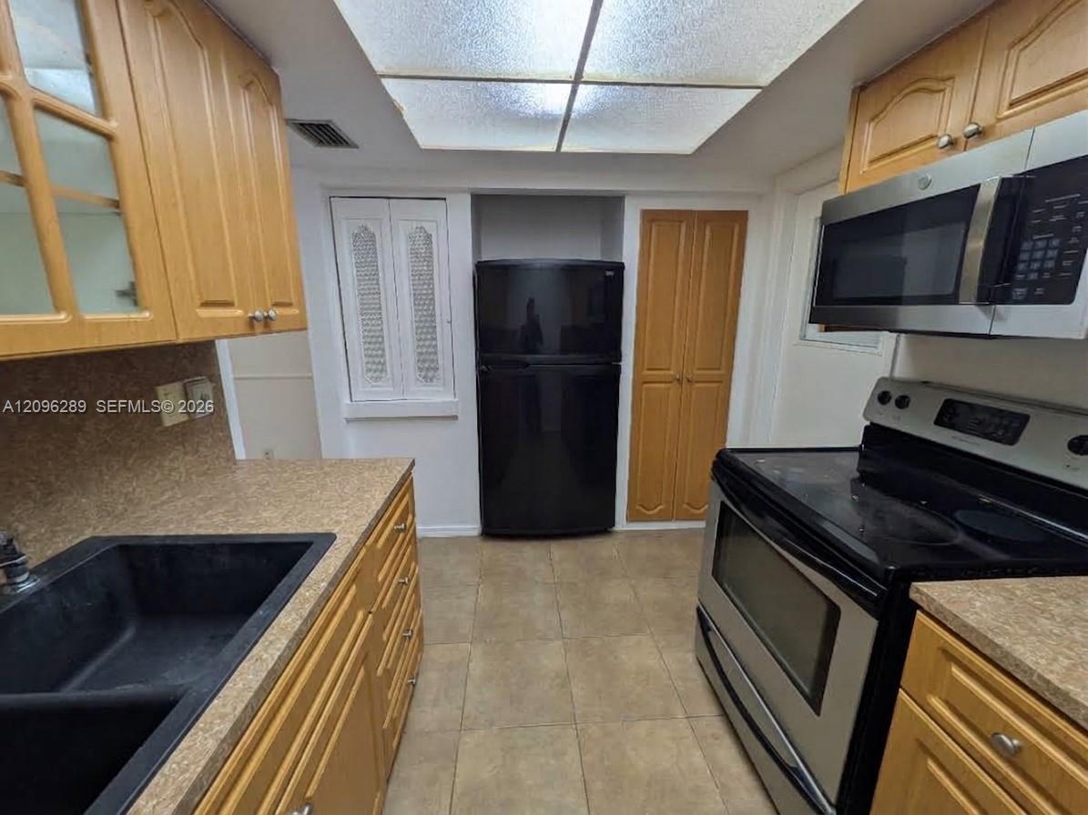1326 SW 75th Ave, North Lauderdale FL 33068