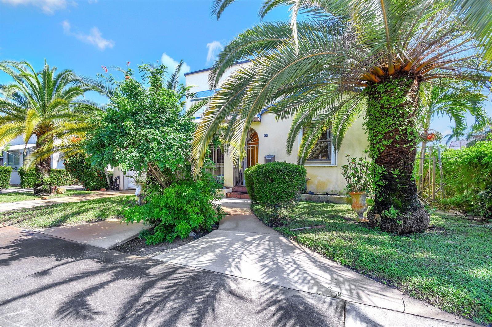 124 S Palmway, FL 33460 photo 3