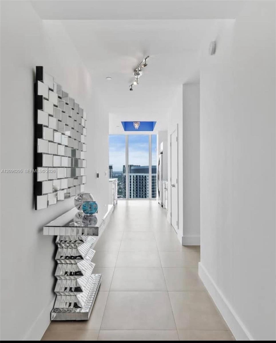 888 Biscayne Blvd # 4701, Miami FL 33132 photo 3