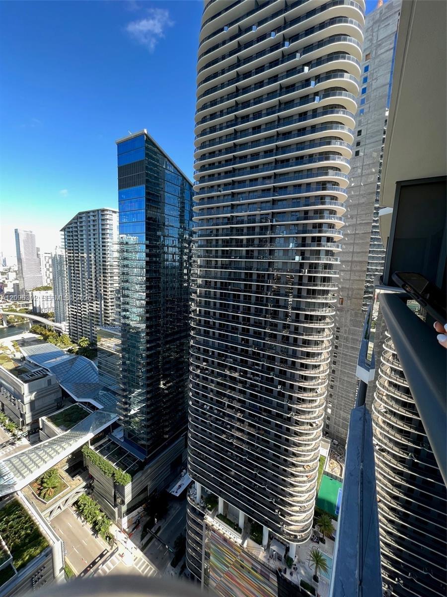 45 SW 9th St # 3709, Miami FL 33130 photo 5